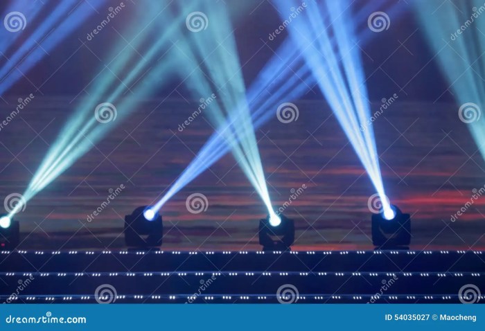 Device that illuminates the front of a stage floor